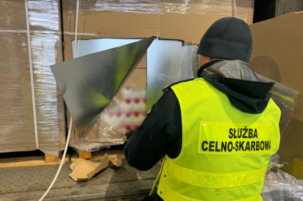 В Польше задержали белорусских дальнобойщиков с контрабандой на $2 миллиона